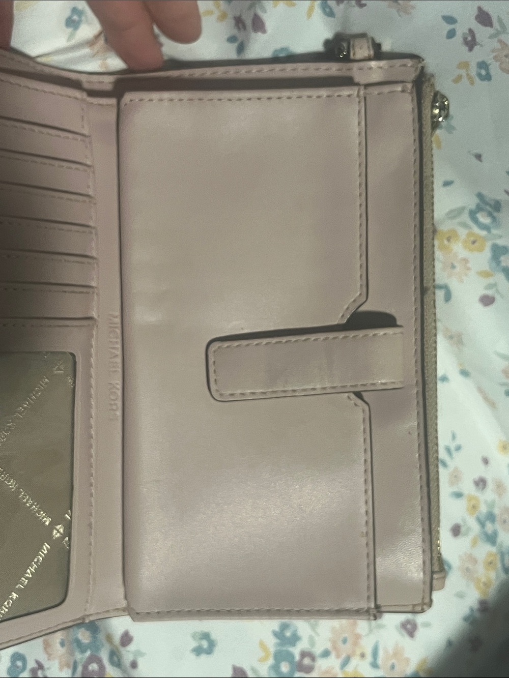 Michael Kors Blush Pink Signature Wristlet Wallet - Picture 4 of 8